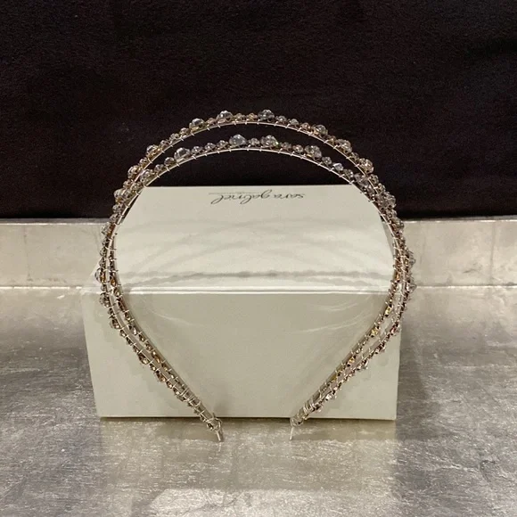 Swarovski Crystal Headpiece! This headpiece was never worn! Brand New! - Picture 4 of 8